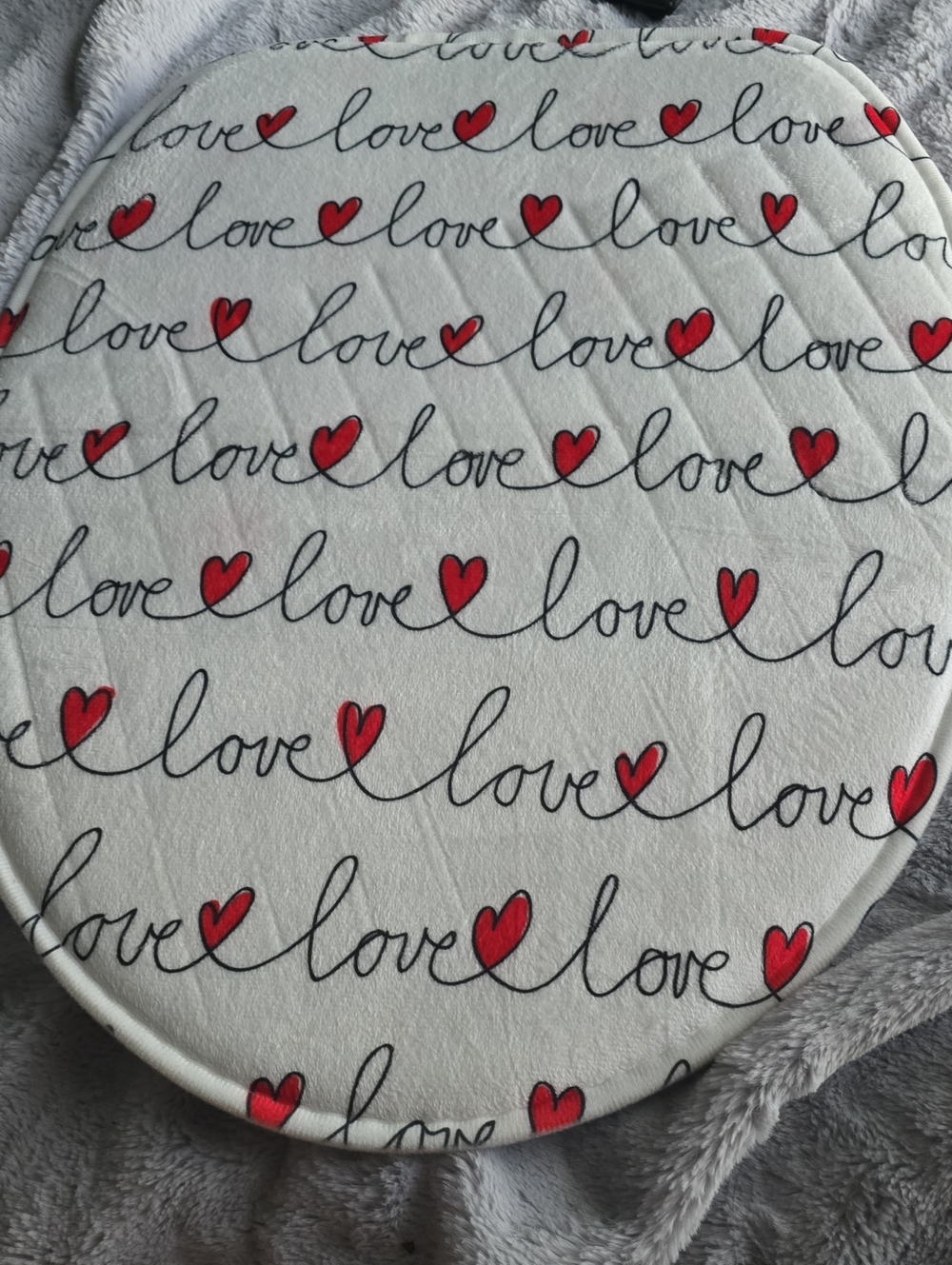 Love Script Heart Print Round Cushion Cover - White & Red